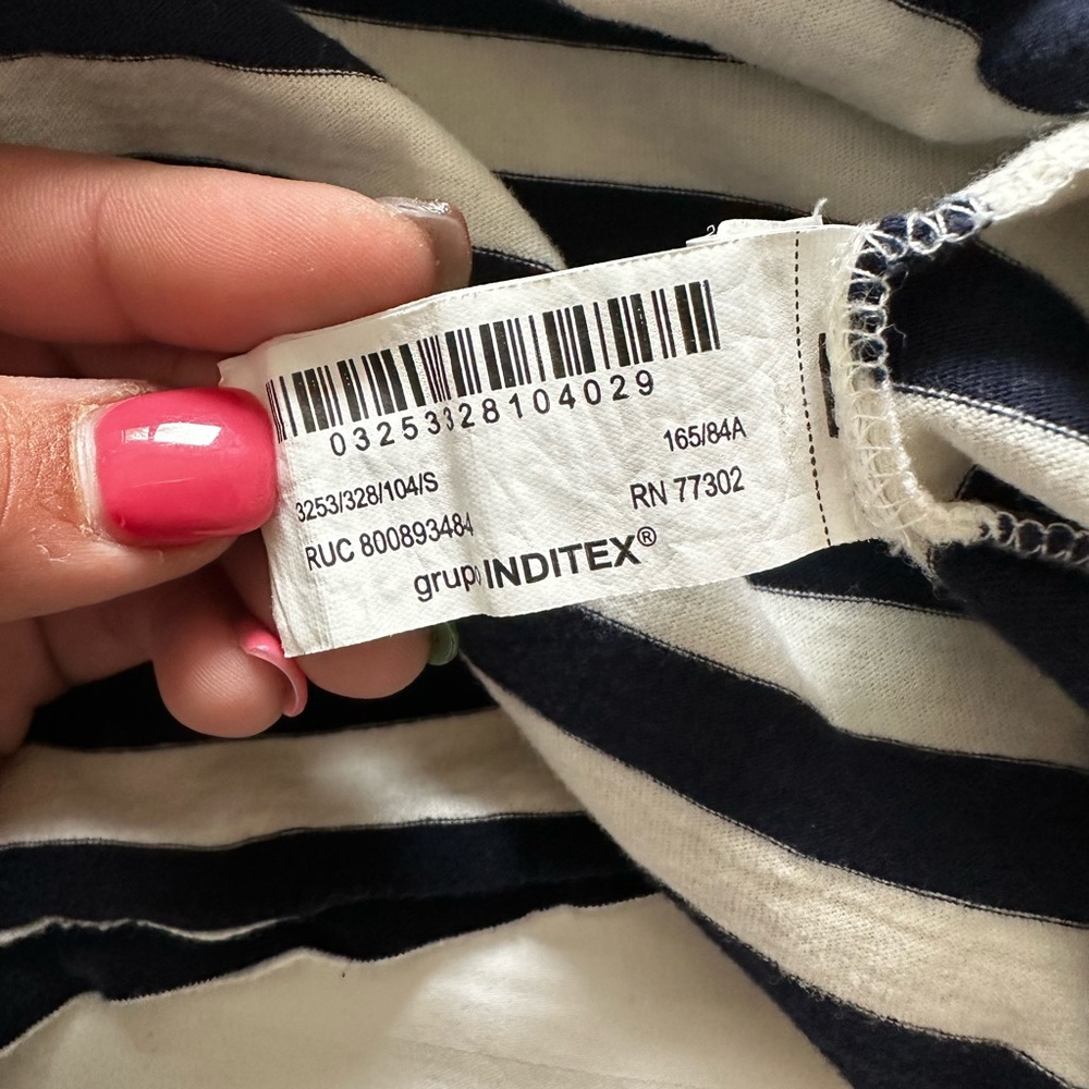 Zara Navy Blue and White Stripped Cropped‎ Tee, Size Small - Picture 5 of 5